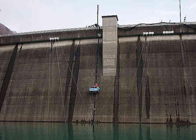 川治ダム　水位計他設置工事/水位計設置・メンテナンスの協和電子